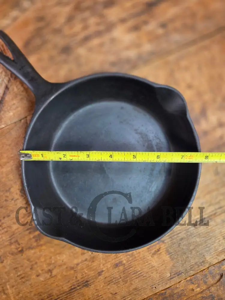 Tougher to find! Gorgeous early 1900βs Wapak #5 Block Logo Cast Iron Skillet with Heat Ring. Fully restored and ready