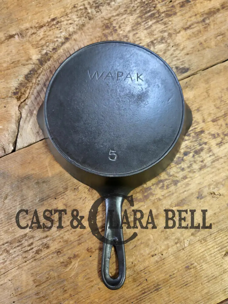 Tougher to find! Gorgeous early 1900’s Wapak #5 Block Logo Cast Iron Skillet with Heat Ring. Fully restored and ready