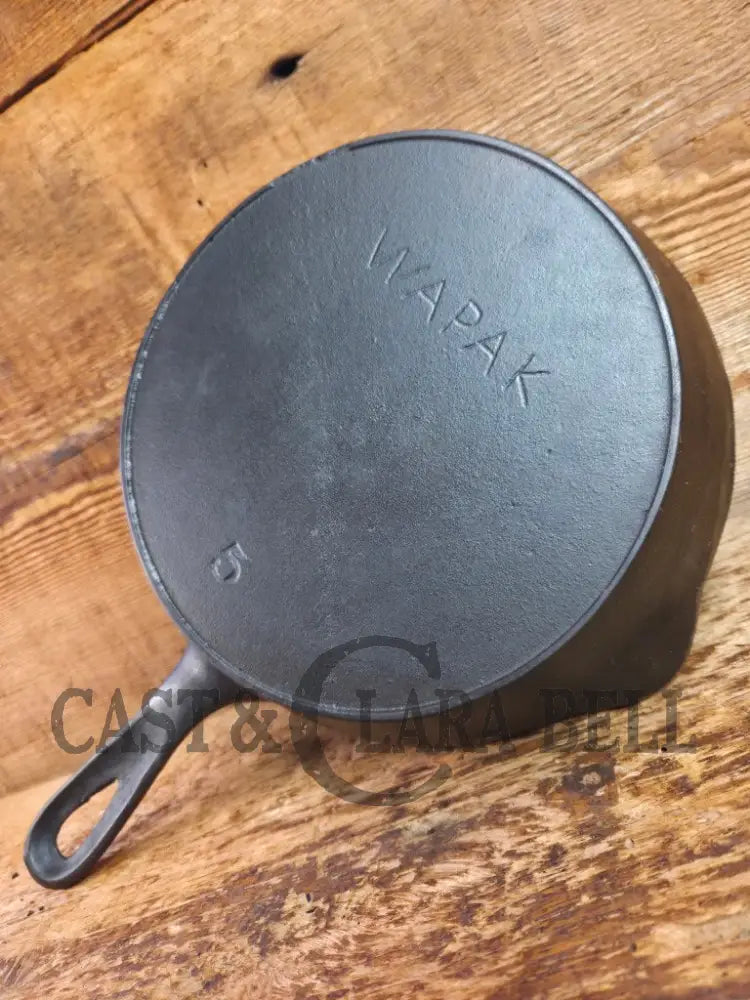 Tougher to find! Gorgeous early 1900βs Wapak #5 Block Logo Cast Iron Skillet with Heat Ring. Fully restored and ready