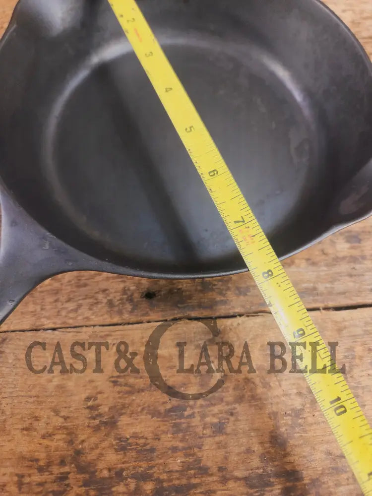 Tougher to find! Gorgeous early 1900βs Wapak #5 Block Logo Cast Iron Skillet with Heat Ring. Fully restored and ready