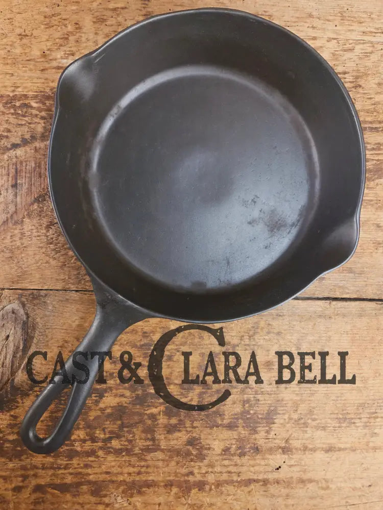 Tougher to find! Gorgeous early 1900’s Wapak #6 Block Logo Cast Iron Skillet with Heat Ring. Fully restored and ready