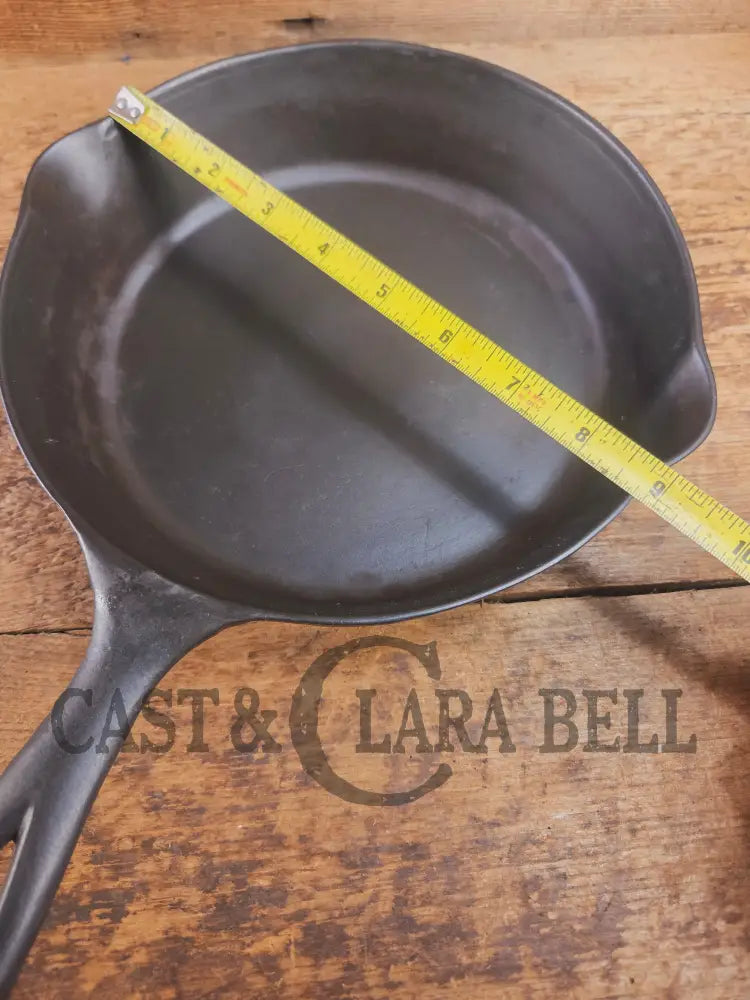 Tougher to find! Gorgeous early 1900’s Wapak #6 Block Logo Cast Iron Skillet with Heat Ring. Fully restored and ready