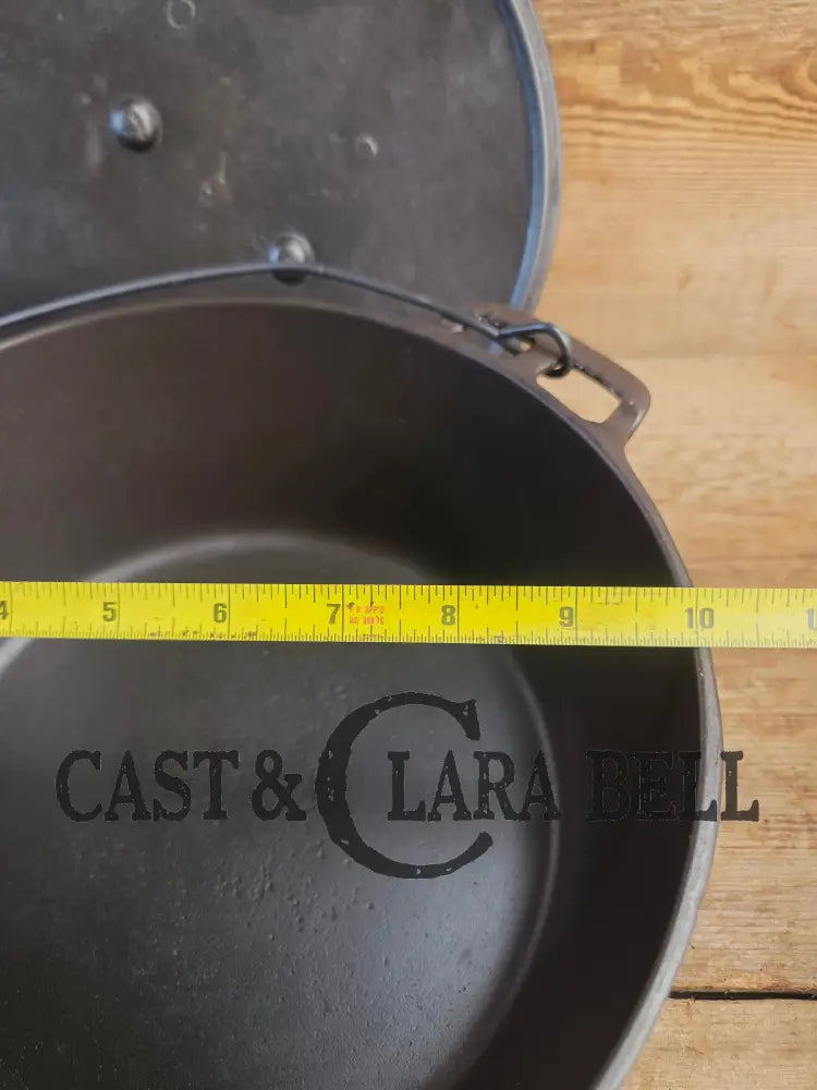 Tougher to find! Gorgeous early 1900’s Wapak #8 Stright Logo Cast Iron Dutch Oven. Fully restored and ready to use.