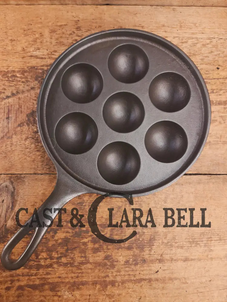 Trending! Beautiful Griswold No. 32 Cast Iron Aebleskiver 962. Awesome poached eggs! Skillet