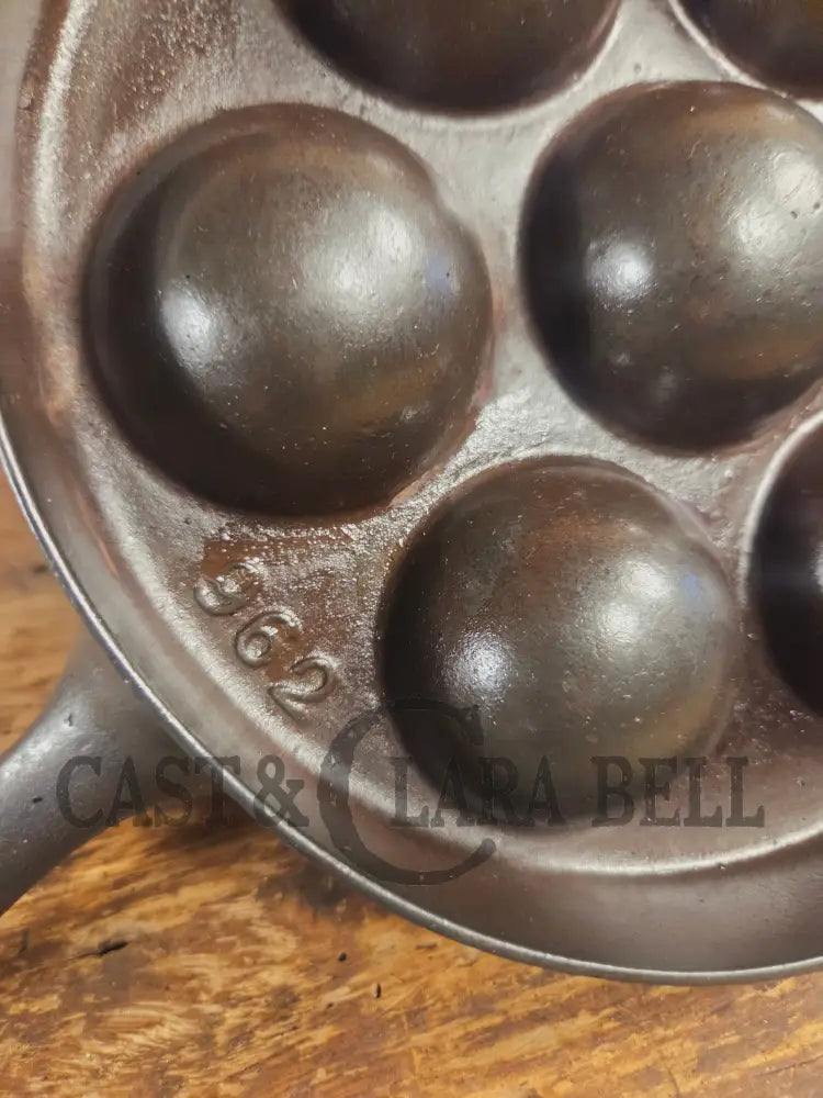 Trending! Beautiful Griswold No. 32 Cast Iron Aebleskiver 962. Awesome poached eggs! - Skillet