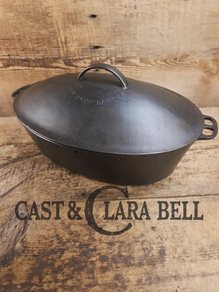 Turtle Top Style Wagner #5 Oval Roaster with Sawtooth drip lid and Stylized logo bottom Dutch Ovens Trivets & Kettles