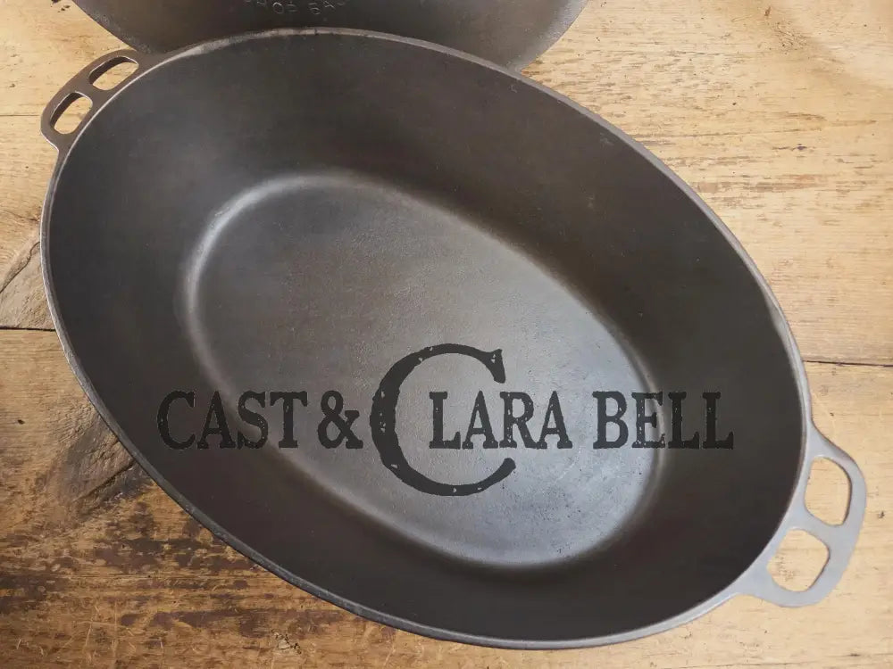 Turtle Top Style Wagner #5 Oval Roaster with Sawtooth drip lid and Stylized logo bottom Dutch Ovens Trivets & Kettles