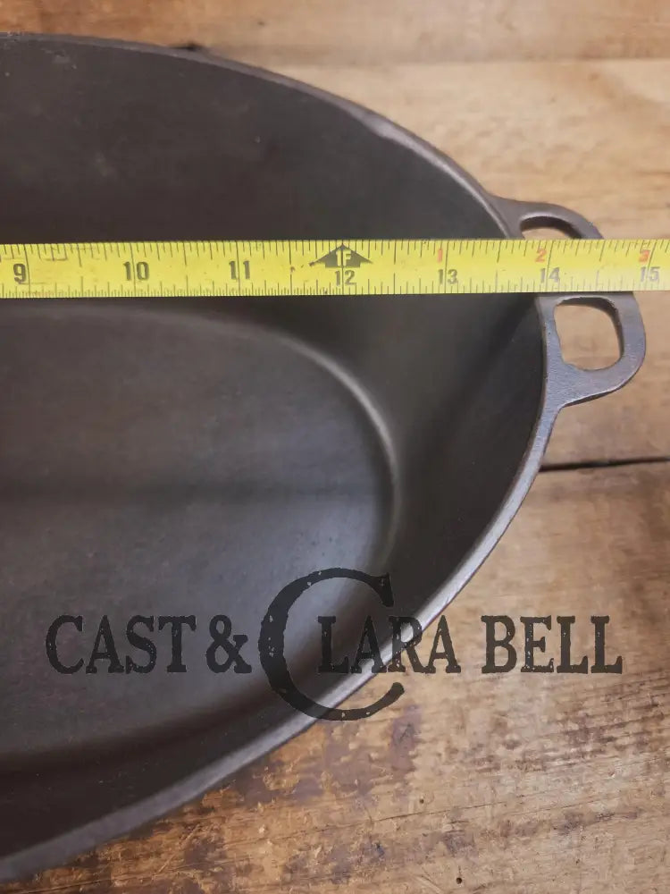 Turtle Top Style Wagner #5 Oval Roaster with Sawtooth drip lid and Stylized logo bottom Dutch Ovens Trivets & Kettles