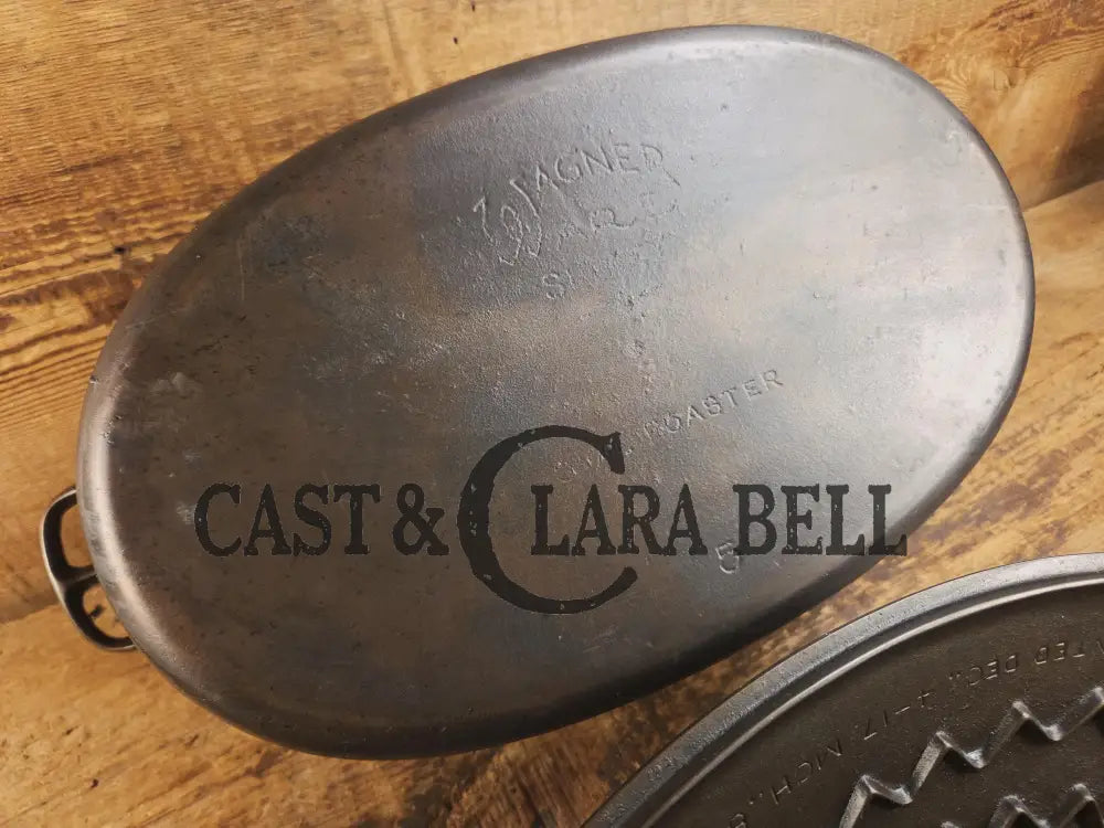 Turtle Top Style Wagner #5 Oval Roaster with Sawtooth drip lid and Stylized logo bottom Dutch Ovens Trivets & Kettles