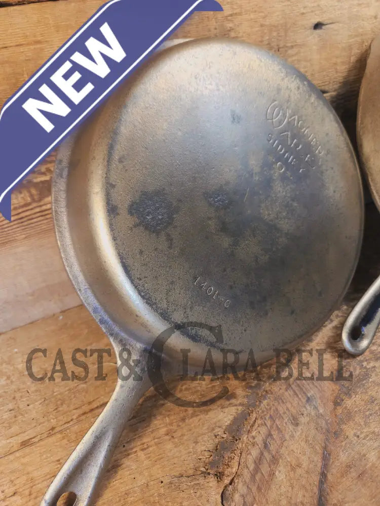 TWO skillets in one! 1920’s Era Wagner Combo Cooker 1401/1401. Nickel Outside Black Iron Inside - Skillet