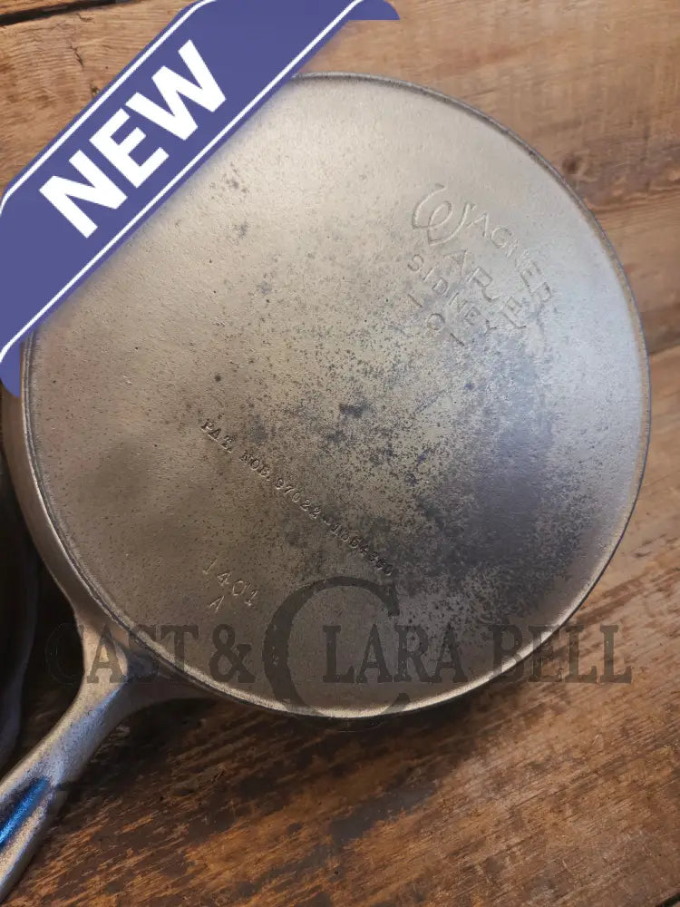 TWO skillets in one! 1920’s Era Wagner Combo Cooker 1401/1401. Nickel Outside Black Iron Inside - Skillet