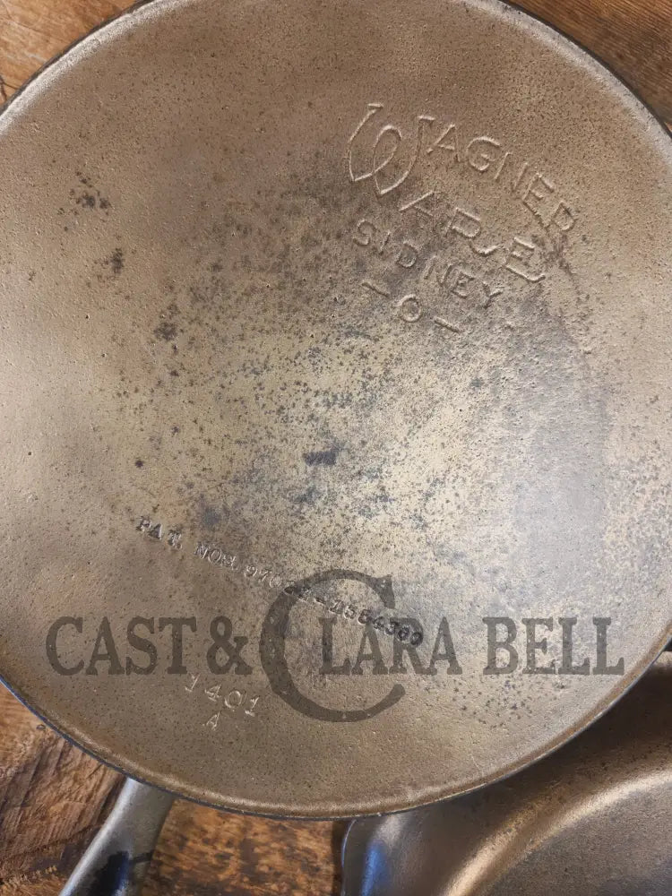TWO skillets in one! 1920’s Era Wagner Combo Cooker 1401/1401. Nickel Outside Black Iron Inside - Skillet