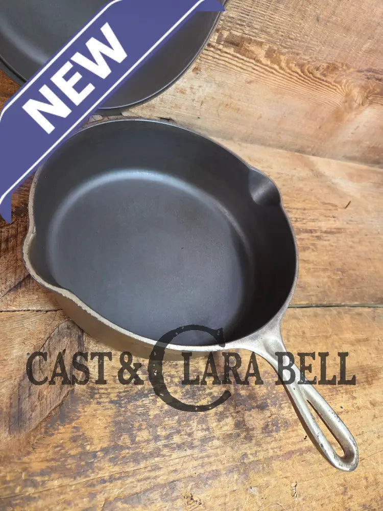Two Skillets in one! 1930’s WagnerWare 1402 Cast Iron Double Skillet (1402 bottom and Bullseye Top) - Skillet