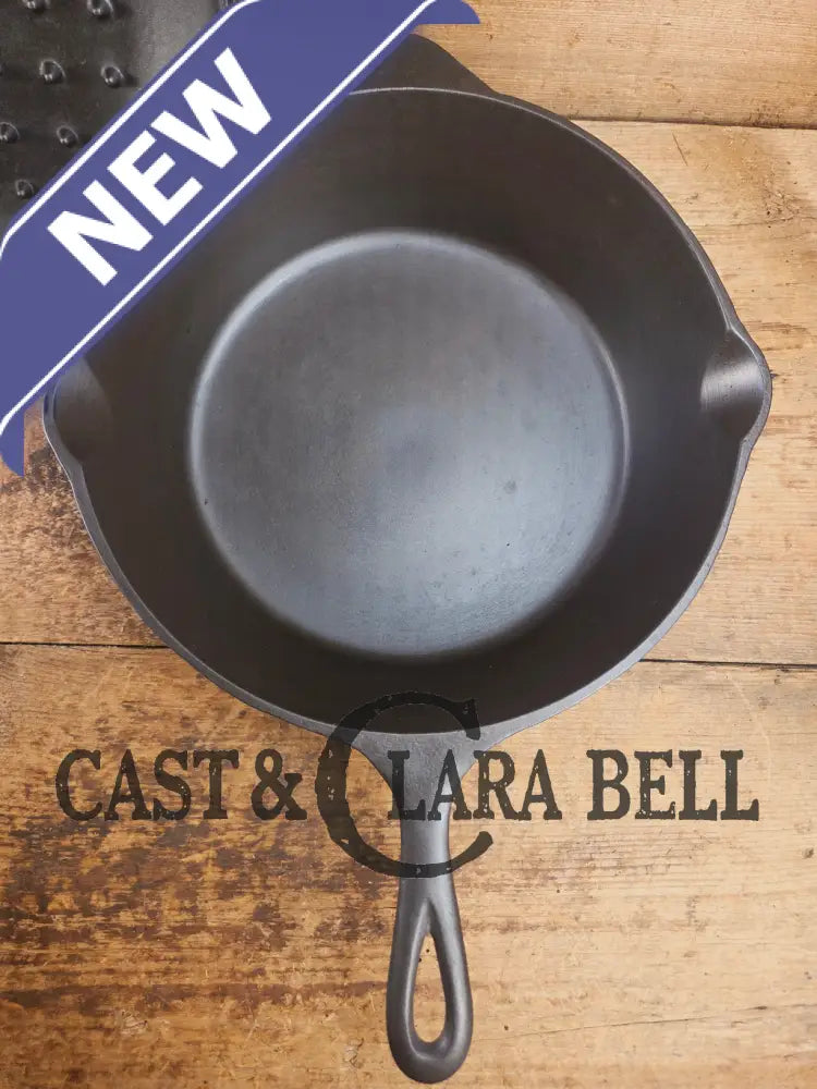 Unique! 1910βs Era Lodge #8 DEEP Cast Iron Skillet (Chicken Fryer) with Single Notch Heat Ring. Raised makers marks and