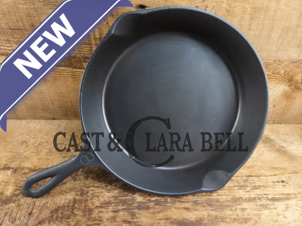 Unique! 1930βs era Martin Stove & Range Co. #8 βThree Notchβ Cast Iron Skillet with Text Logo. Versatile and elegant