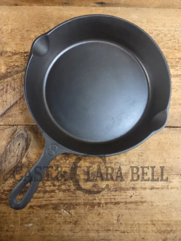 Unique! 1930βs era Martin Stove & Range Co. #8 βThree Notchβ Cast Iron Skillet with Text Logo. Versatile and elegant