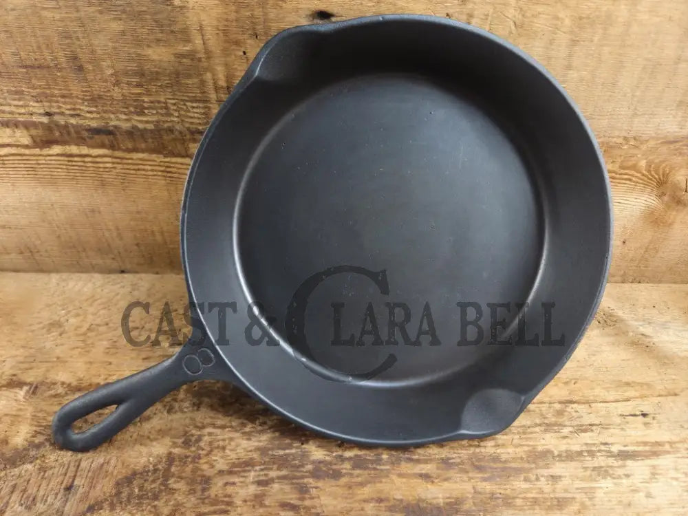Unique! 1930βs era Martin Stove & Range Co. #8 βThree Notchβ Cast Iron Skillet with Text Logo. Versatile and elegant