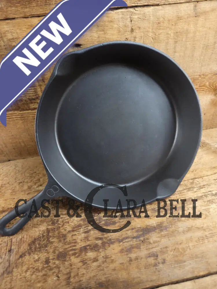 Unique! 1930βs era Martin Stove & Range Co. #8 βThree Notchβ Cast Iron Skillet with Text Logo. Versatile and elegant