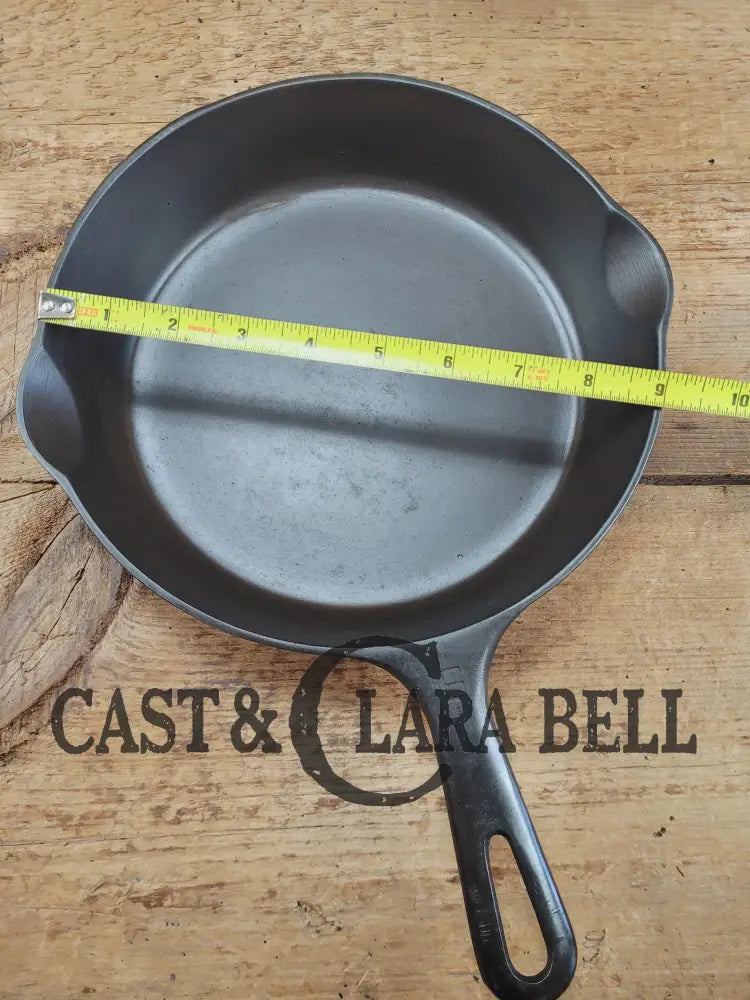 UNIQUE! 1940’s Griswold #6 Cast Iron Skillet with Small Block Logo Flat handle and Smooth Bottom 699 T