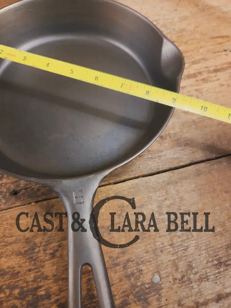 UNIQUE! 1940βs Griswold #6 Cast Iron Skillet with Small Block Logo Grooved Handle and Smooth Bottom 699 D Skillet