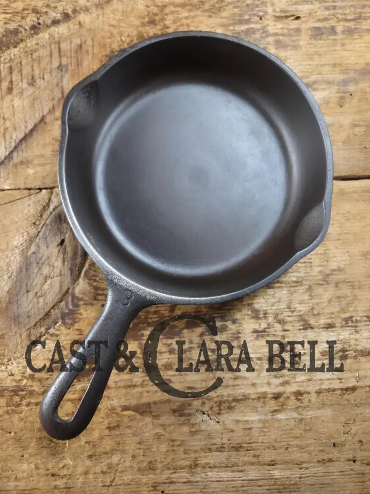 Unique and tough to find! Circa 1940’s Birmingham Stove & Range No. 3 Egg Skillet ’Mercedes’ style bottom 6 1/2 Inches