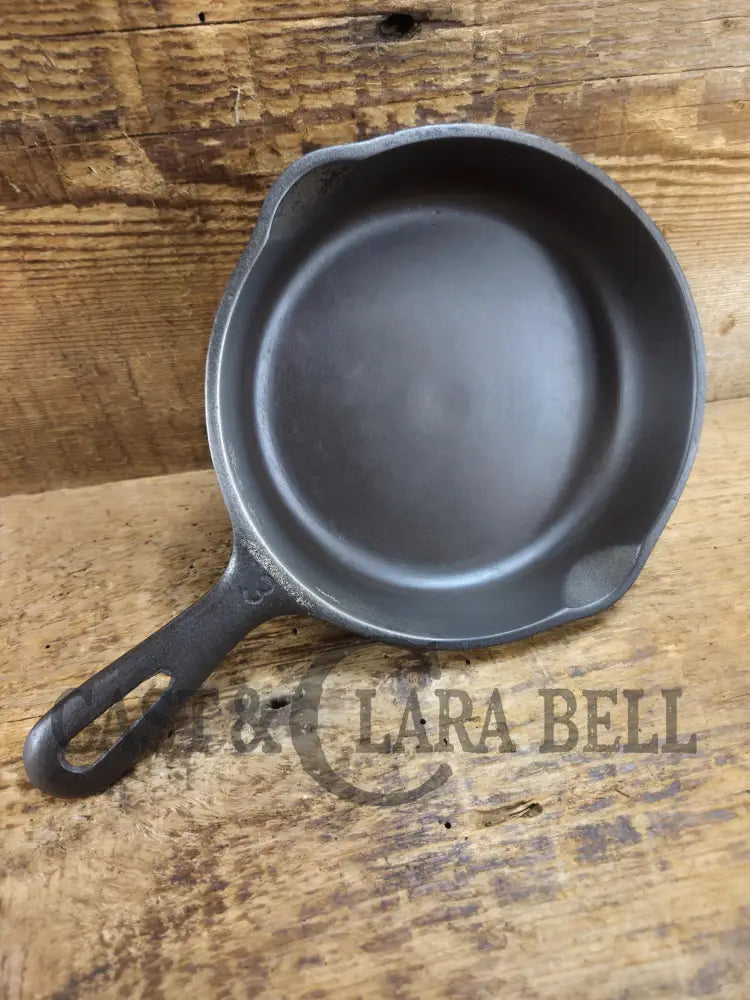 Unique and tough to find! Circa 1940βs Birmingham Stove & Range No. 3 Egg Skillet βMercedesβ style bottom 6 1/2 Inches
