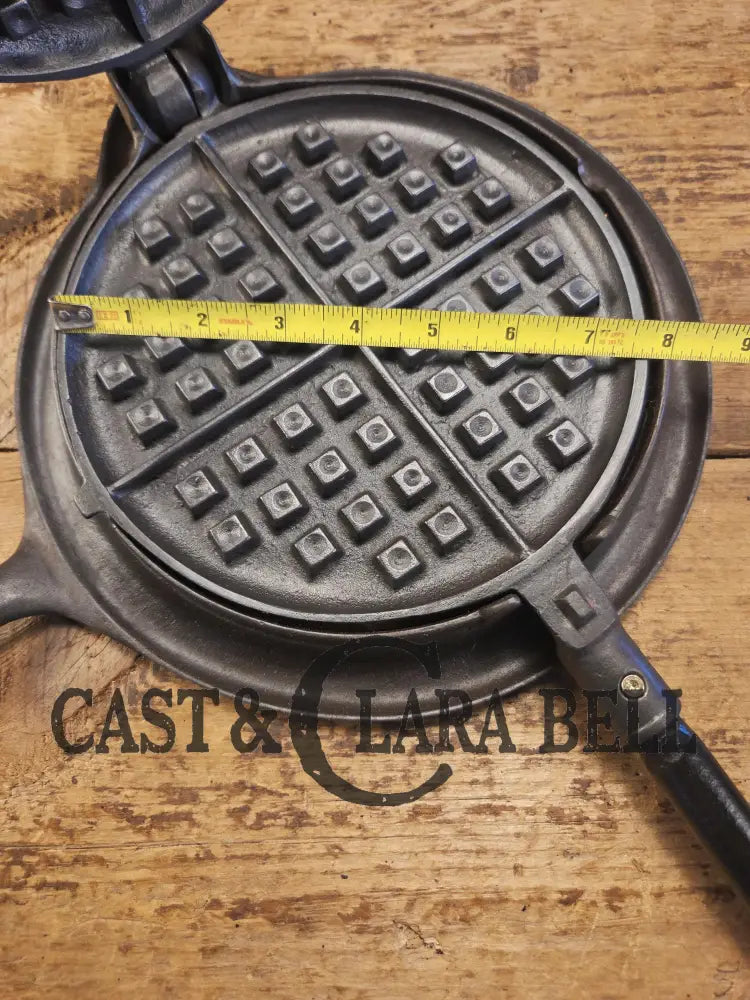Unique! Early 1900βs Griswold New American Style No. 8 Cast Iron Waffle Iron Low Base 884 Patent 1901. 976/977 paddles