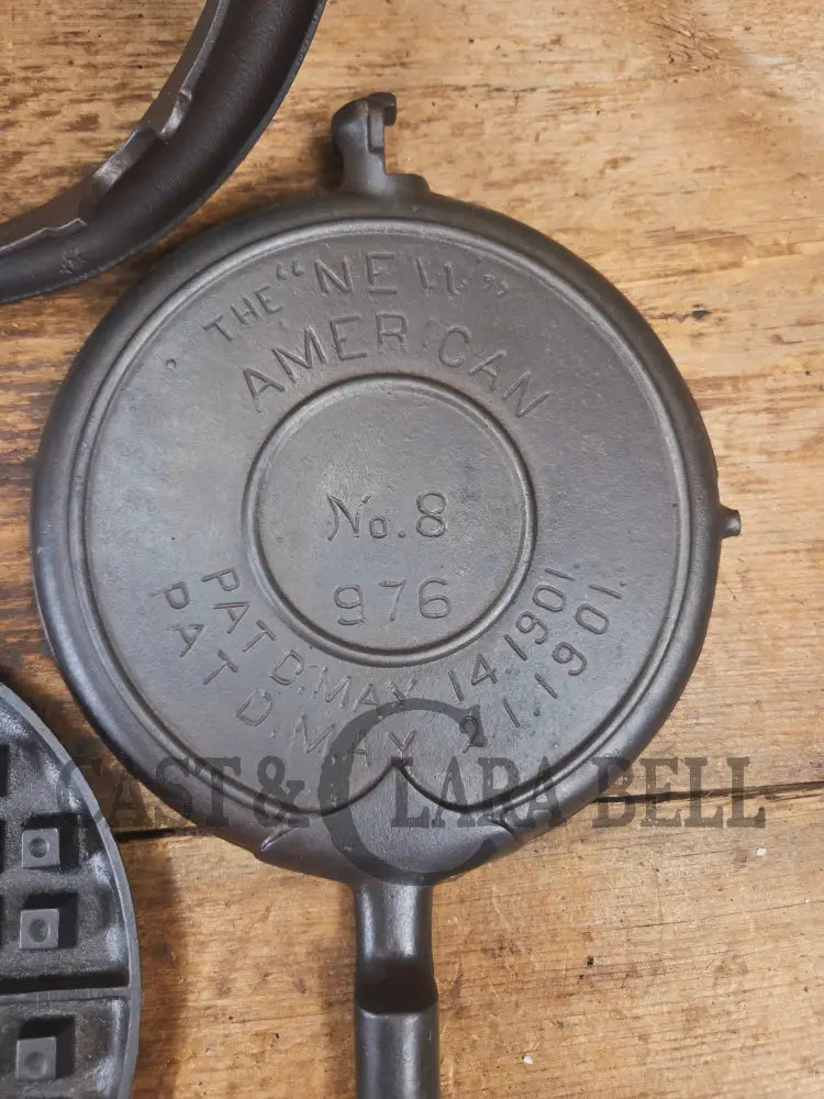Unique! Early 1900’s Griswold New American Style No. 8 Cast Iron Waffle Iron Low Base 884 Patent 1901. 976/977 paddles
