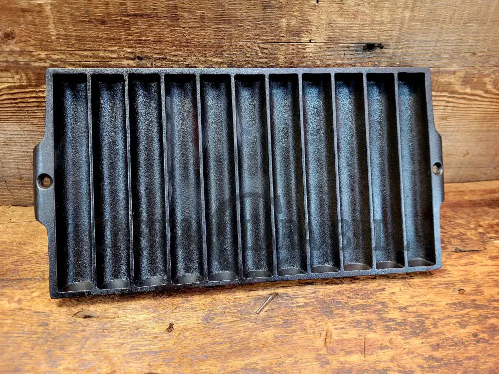 Unique Gift And Great Taco Server?? 1950’S Era Lodge Corn Bread Pan #22 Gem Mold Make Delicious