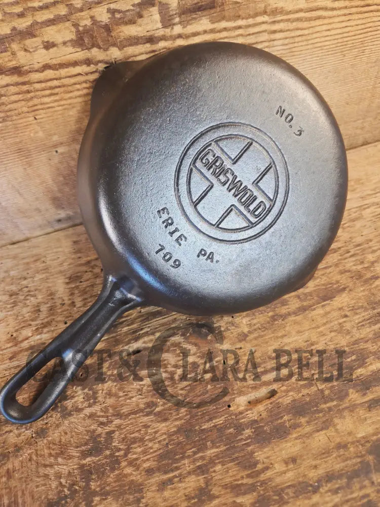 UNIQUE! Griswold No. 3 Skillet with MEDIUM Block Logo AND Groove Handle! Erie PA 709 - Skillet