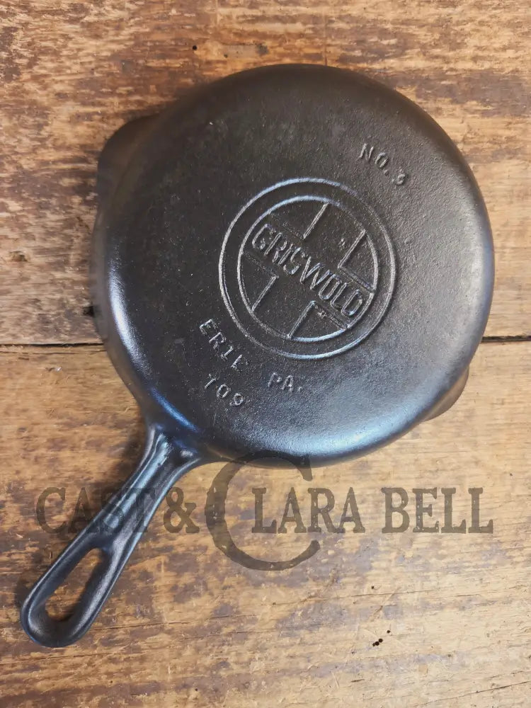 UNIQUE! Griswold No. 3 Skillet with MEDIUM Block Logo AND Groove Handle! Erie PA 709 - Skillet