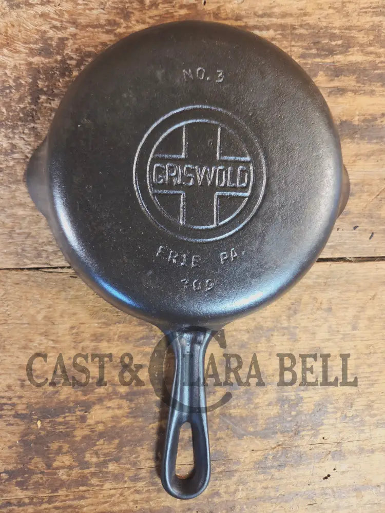 UNIQUE! Griswold No. 3 Skillet with MEDIUM Block Logo AND Groove Handle! Erie PA 709 - Skillet