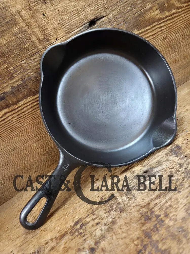 Unique! Griswold No. 4 Cast Iron Skillet with Small Block Logo Grooved Handle 702 A Skillet