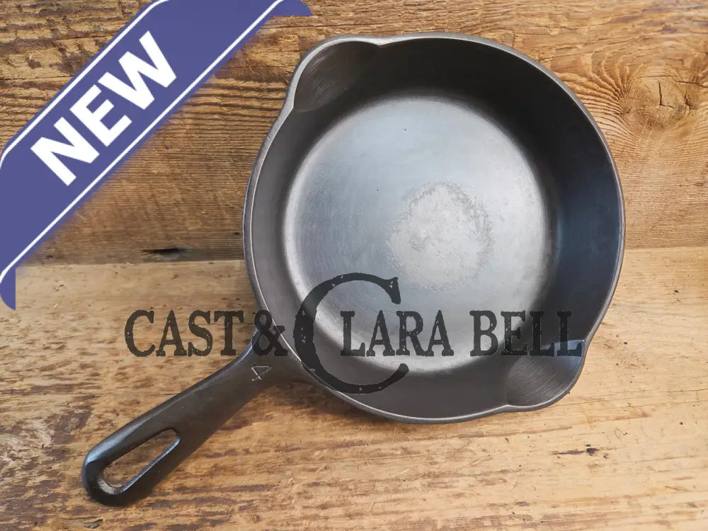 Unique! Griswold No. 4 Cast Iron Skillet with Small Block Logo Grooved Handle 702 A Skillet