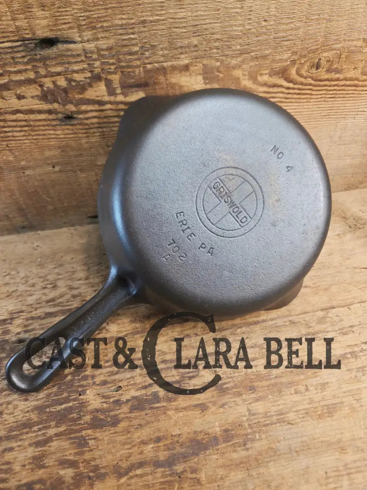 Unique! Griswold No. 4 Cast Iron Skillet with Small Block Logo Grooved Handle 702 A Skillet