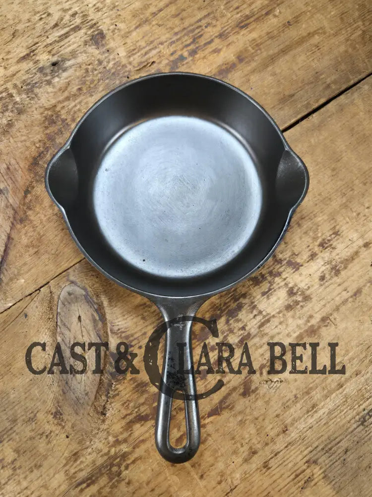 Unique! Griswold No. 4 Cast Iron Skillet with Small Block Logo Grooved Handle 702 A Skillet