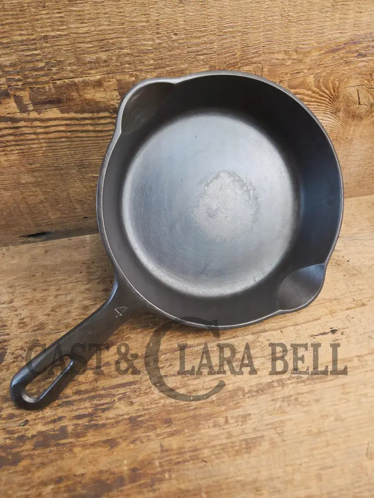 Unique! Griswold No. 4 Cast Iron Skillet with Small Block Logo Grooved Handle 702 A Skillet