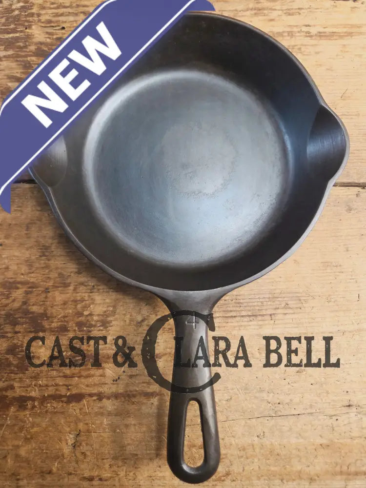 Unique! Griswold No. 4 Cast Iron Skillet with Small Block Logo Grooved Handle 702 A Skillet