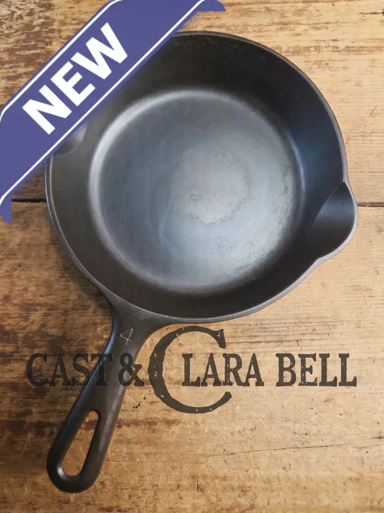 Unique! Griswold No. 4 Cast Iron Skillet with Small Block Logo Grooved Handle 702 A Skillet