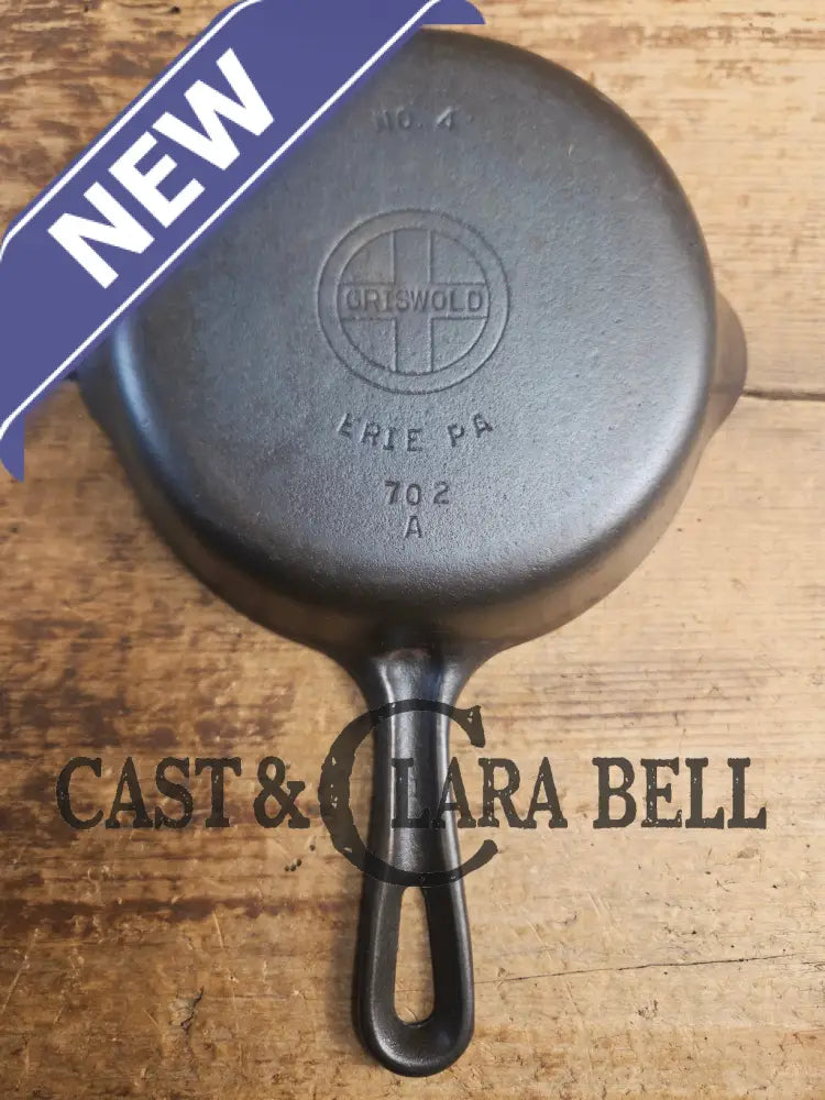 Unique! Griswold No. 4 Cast Iron Skillet with Small Block Logo Grooved Handle 702 A Skillet