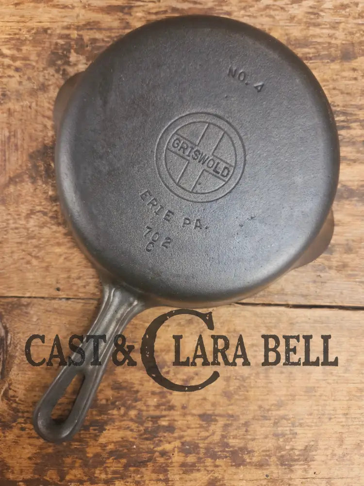 Unique! Griswold No. 4 Cast Iron Skillet with Small Block Logo Grooved Handle 702 C Skillet