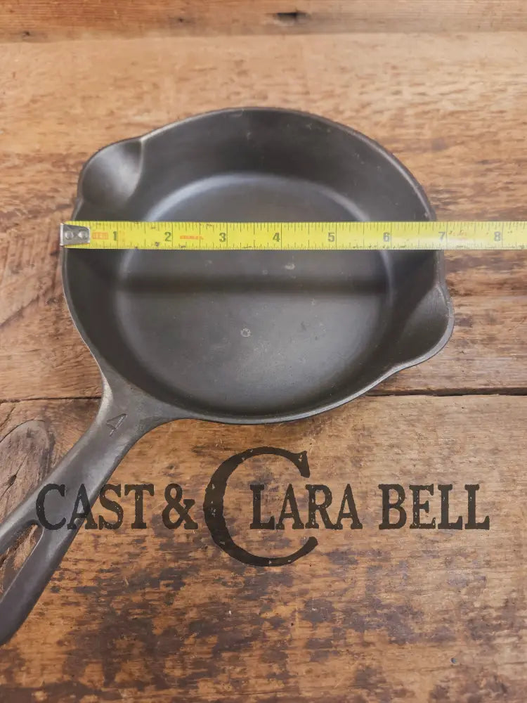 Unique! Griswold No. 4 Cast Iron Skillet with Small Block Logo Grooved Handle 702 C Skillet