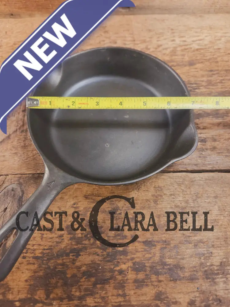 Unique! Griswold No. 4 Cast Iron Skillet with Small Block Logo Grooved Handle 702 C Skillet