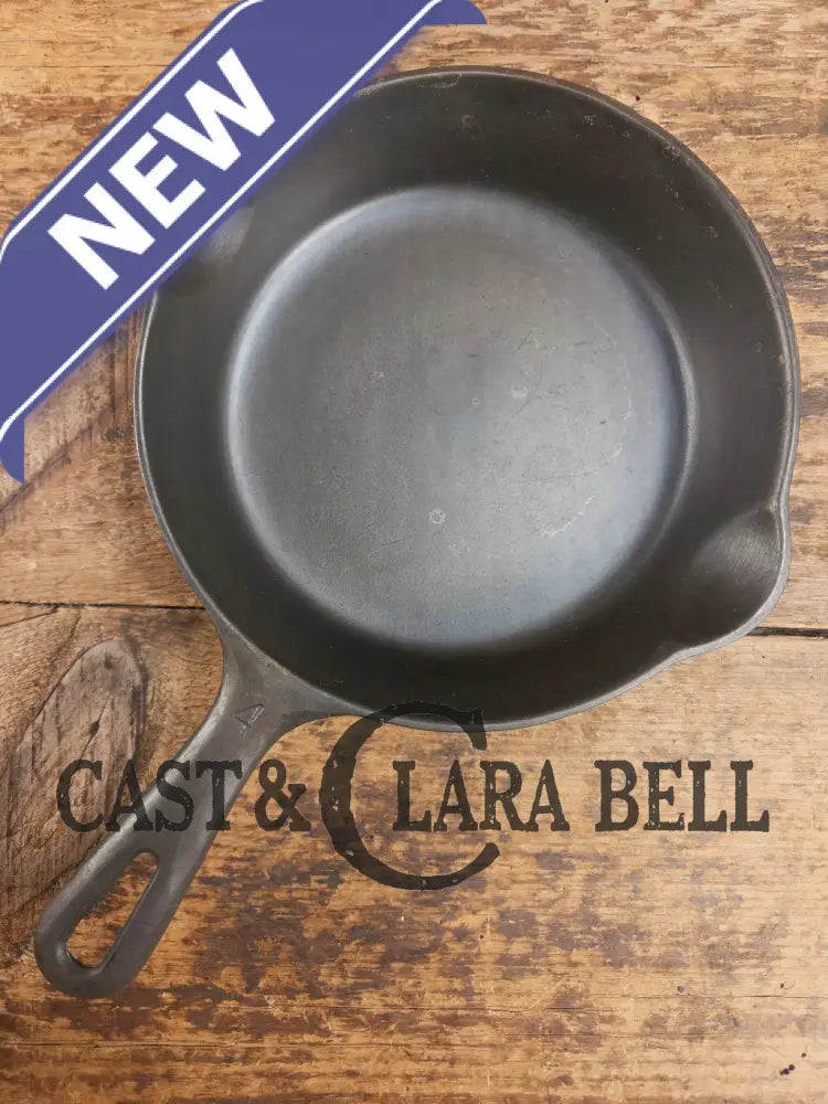 Unique! Griswold No. 4 Cast Iron Skillet with Small Block Logo Grooved Handle 702 C Skillet