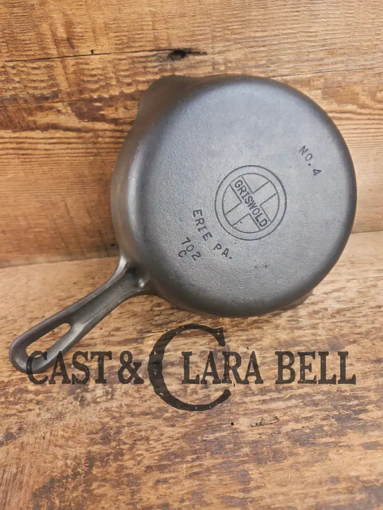 Unique! Griswold No. 4 Cast Iron Skillet with Small Block Logo Grooved Handle 702 C Skillet