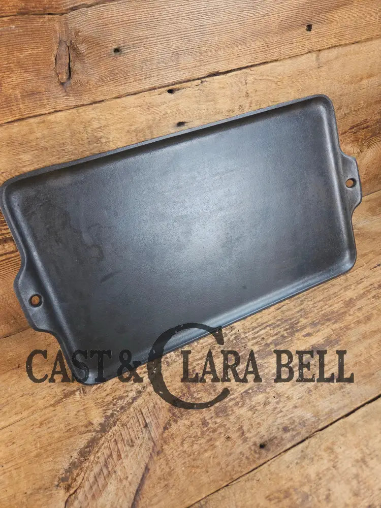 Uniquely Griswold one of our all time favorites. THE hard to find Griswold ’Cookie Sheet’ Grill Pan. P/n 1108 Griddle