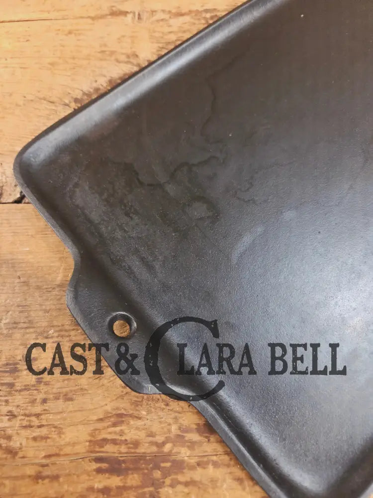 Uniquely Griswold one of our all time favorites. THE hard to find Griswold ’Cookie Sheet’ Grill Pan. P/n 1108 Griddle