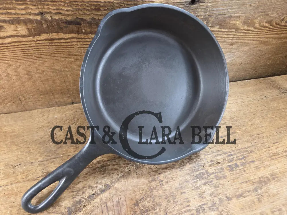 Unknown Foundry! #5 Raised Skillet with Heat Ring. An Awesome sauce pan! Restored and Ready to Use. Skillet