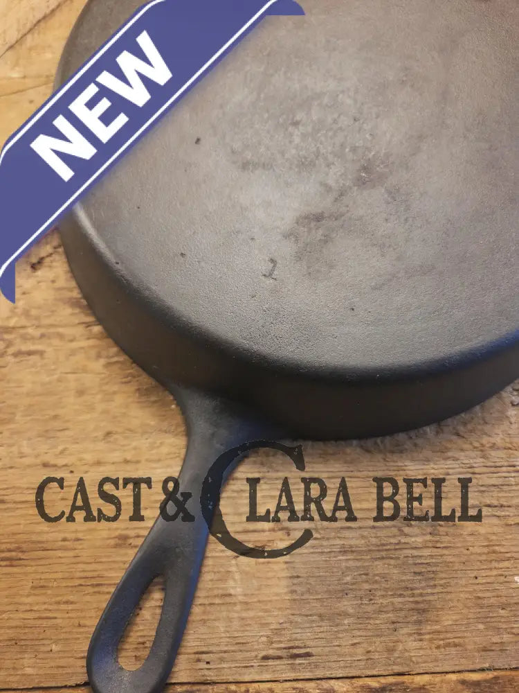 Unknown Foundry! #8 Cast Iron skillet. An Awesome daily user for the start of your collection! Skillet