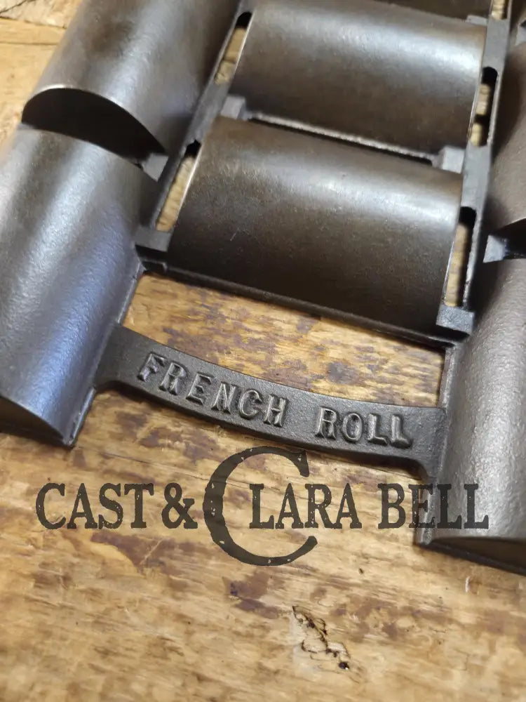 Unknown French Roll No. 11 Pan raised No. 11 & French Roll markings. Rumored Griswold but likely Unknown Beautiful